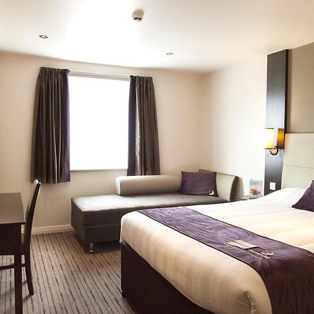 Premier Inn London Tottenham Hale Exterior foto
