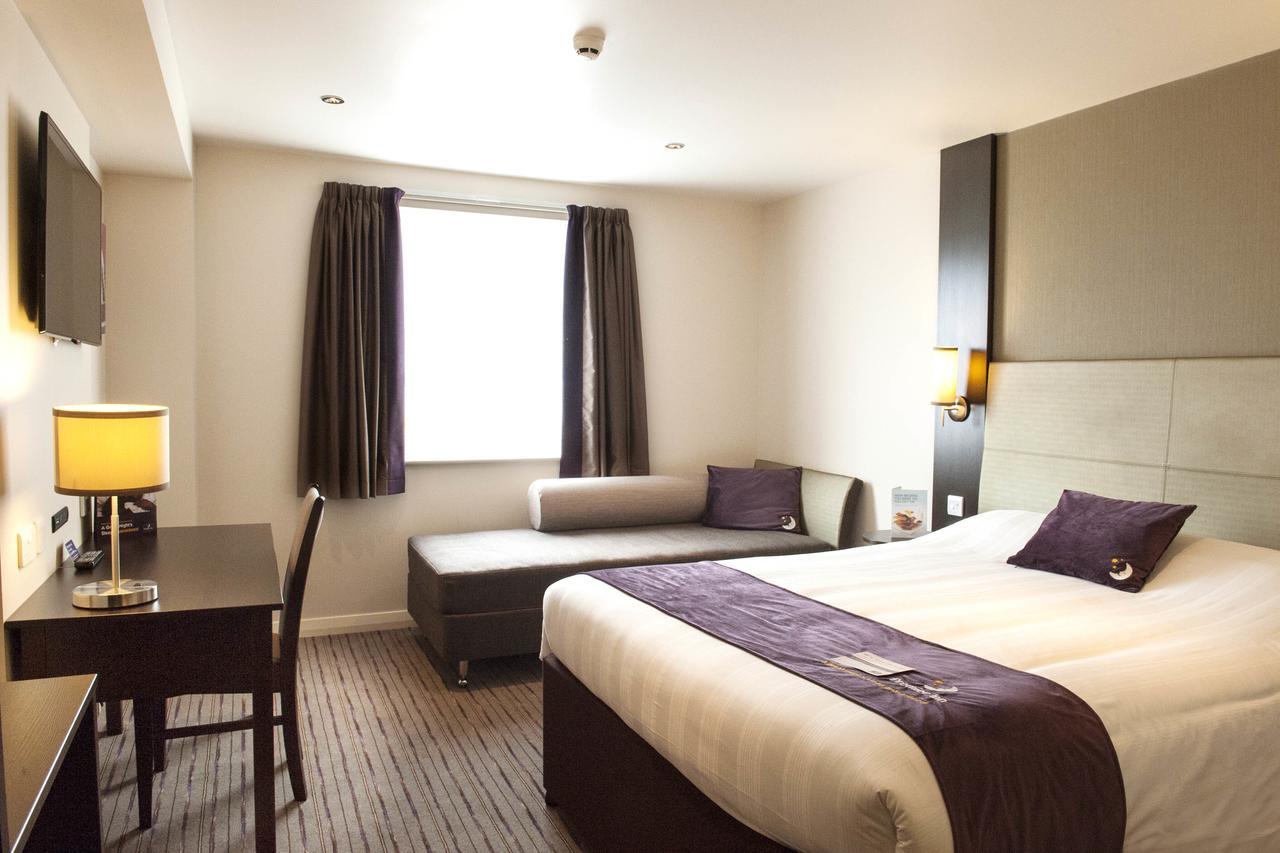 Premier Inn London Tottenham Hale Exterior foto