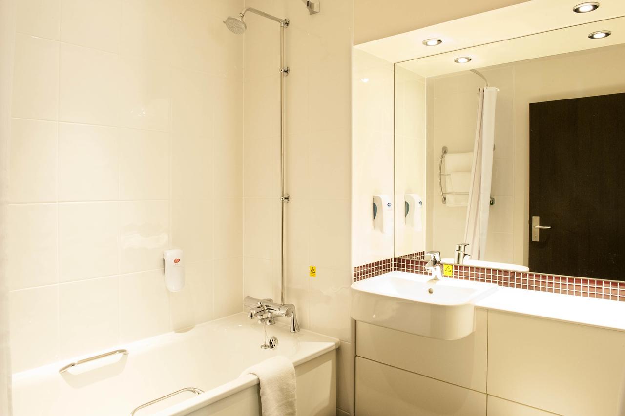 Premier Inn London Tottenham Hale Exterior foto