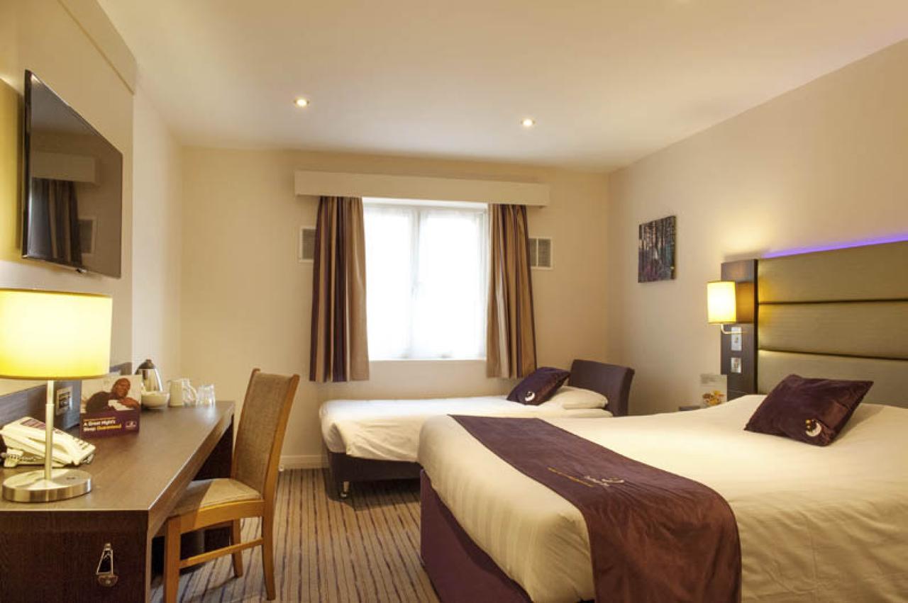 Premier Inn London Tottenham Hale Exterior foto