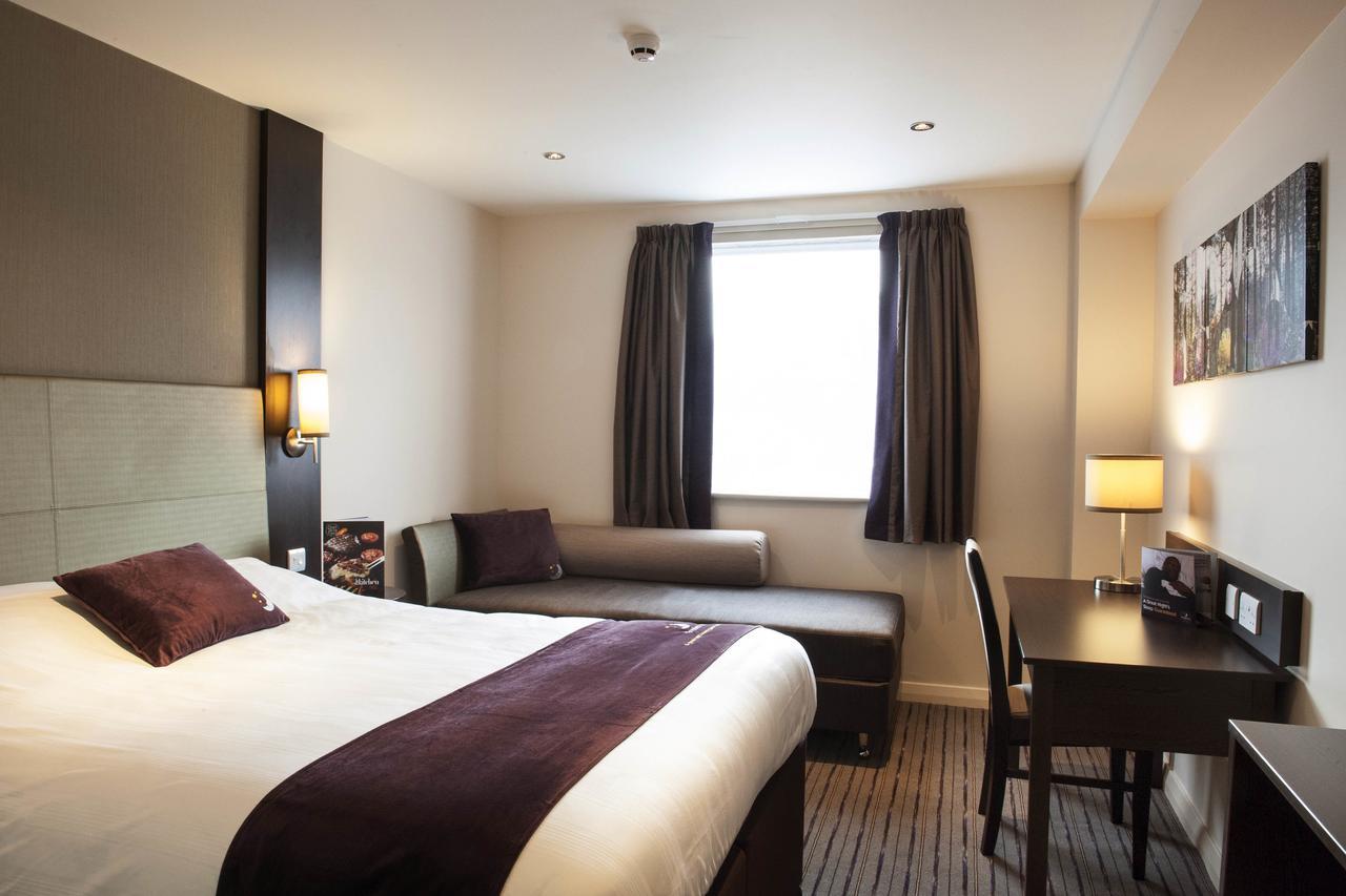 Premier Inn London Tottenham Hale Exterior foto